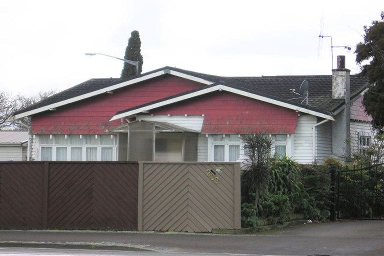 Photo of property in 201 Fitzherbert Avenue, West End, Palmerston North, 4410