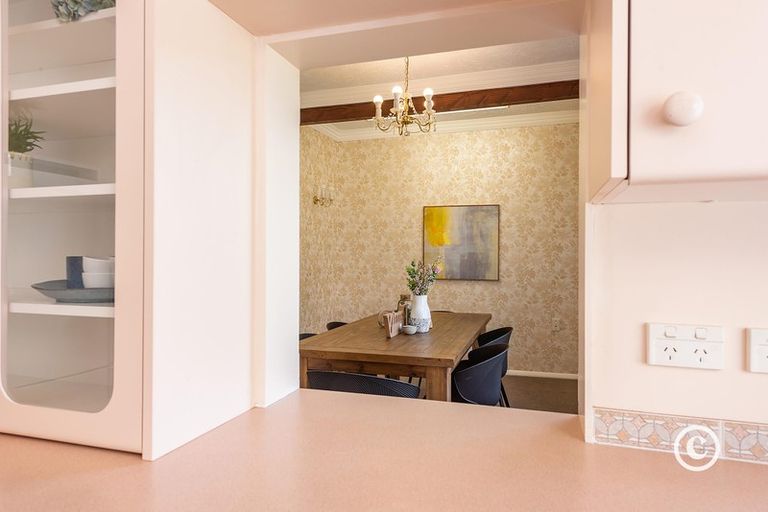 Photo of property in 45 Raroa Terrace, Tawa, Wellington, 5028