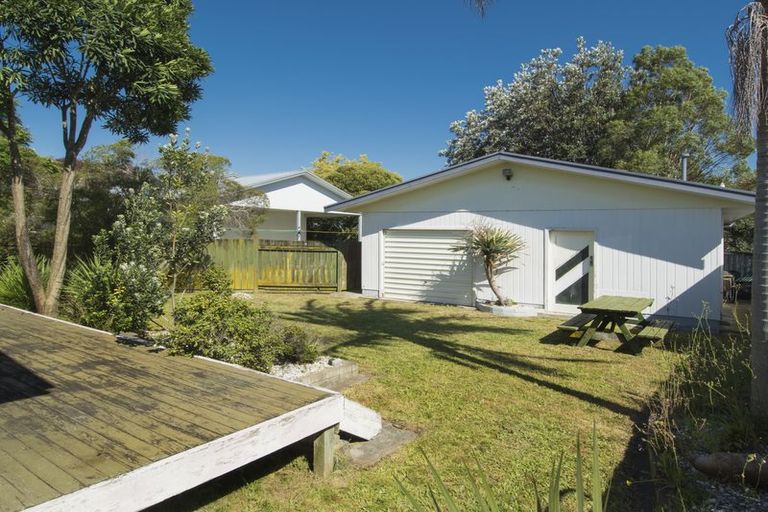 Photo of property in 3b Longstead Avenue, Papamoa Beach, Papamoa, 3118