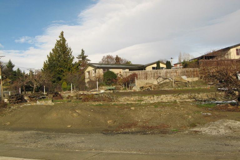 Photo of property in 2 Aronui Road, Bridge Hill, Alexandra, 9320