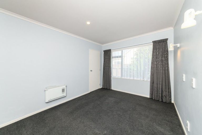 Photo of property in 14 Winston Avenue, Hokowhitu, Palmerston North, 4410