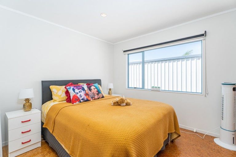 Photo of property in 100 Ocean Close, Matarangi, Whitianga, 3592