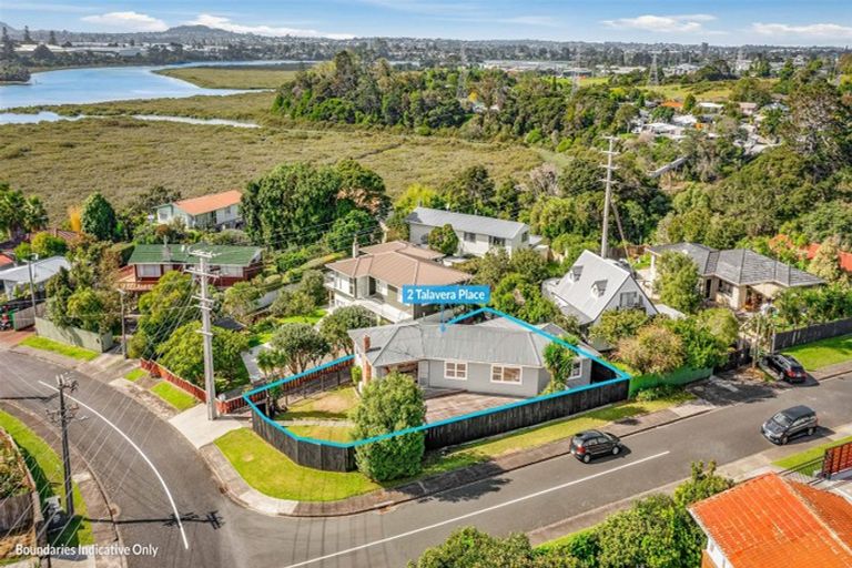 Photo of property in 2 Talavera Place, Te Atatu South, Auckland, 0602