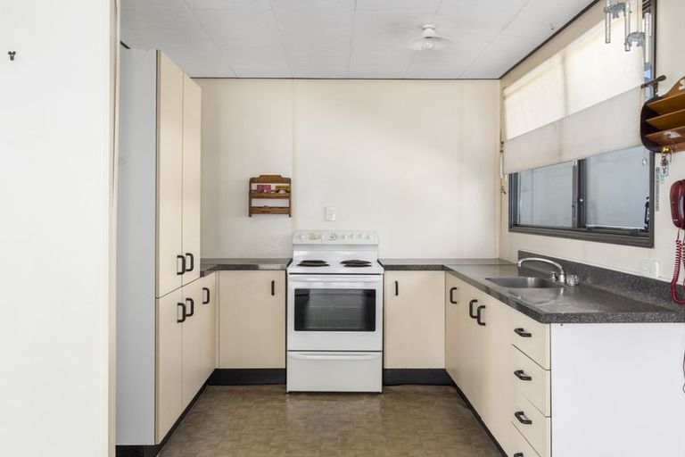 Photo of property in 3b Longstead Avenue, Papamoa Beach, Papamoa, 3118