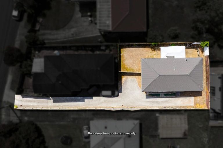 Photo of property in 8a Harrington Road, Henderson, Auckland, 0610