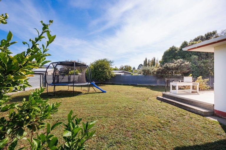 Photo of property in 34 Ruamahanga Crescent, Terrace End, Palmerston North, 4410