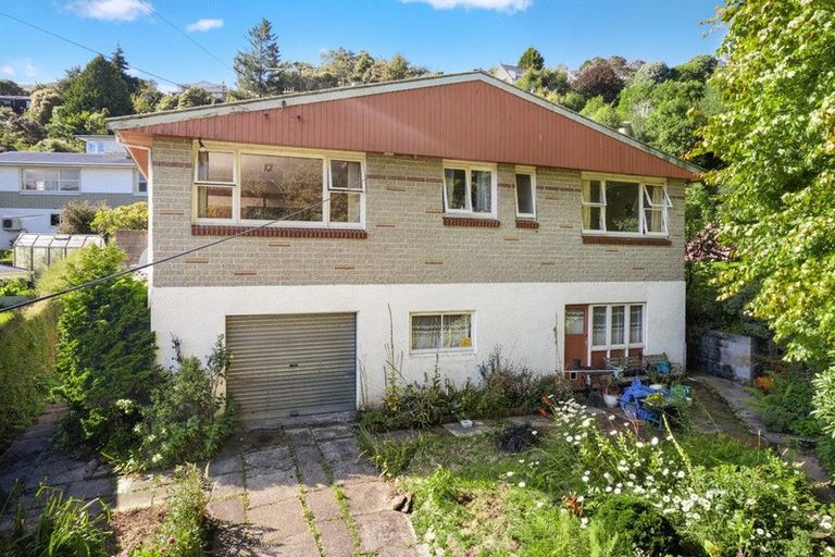 Photo of property in 87 Kaikorai Valley Road, Glenross, Dunedin, 9011