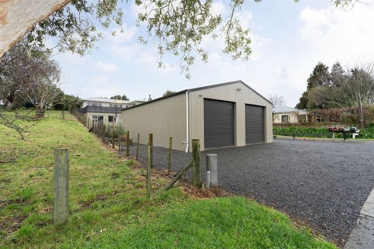 Photo of property in 6 Muhunoa West Road, Ohau, Levin, 5570