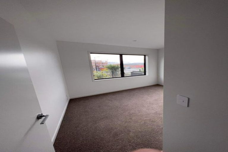 Photo of property in 5/38 Jane Maree Road, Kumeu, 0810