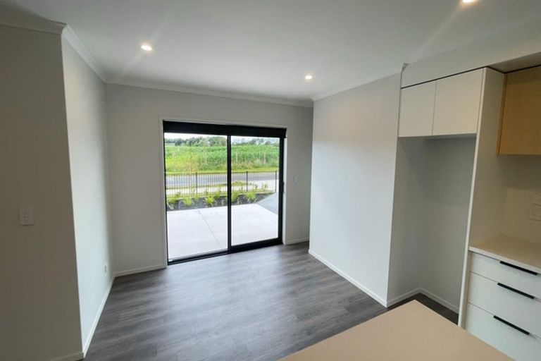 Photo of property in 14 Washer Road, Omata, New Plymouth, 4374