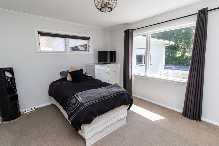 Photo of property in 112 Oriel Avenue, Tawa, Wellington, 5028