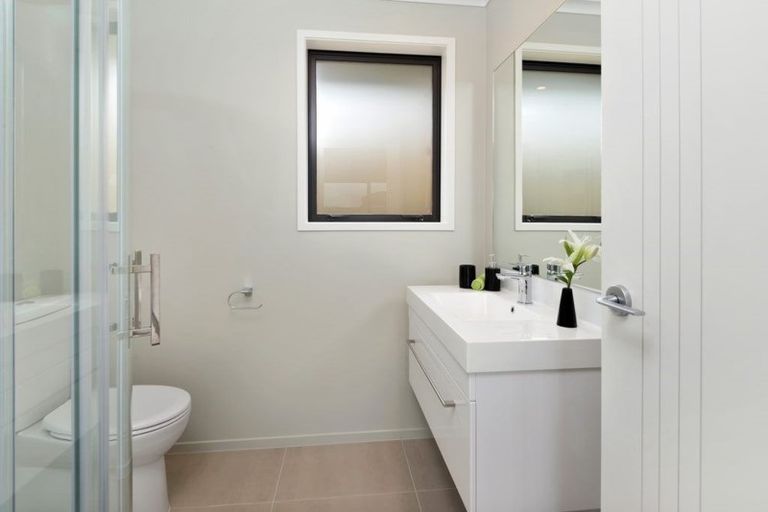 Photo of property in 67 Twin Parks Rise, Papakura, 2110