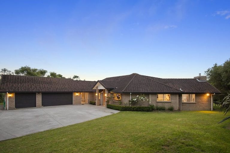 Photo of property in 21 Old Barn Road, Opaheke, Papakura, 2584