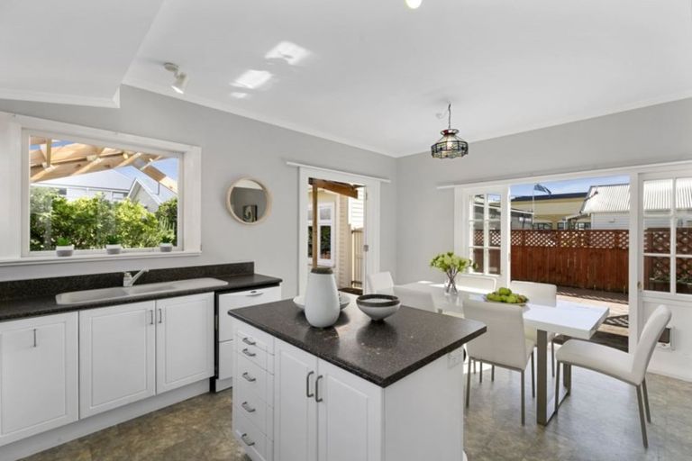 Photo of property in 62 Miramar Avenue, Miramar, Wellington, 6022