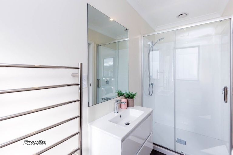 Photo of property in 17d Marion Street, Silverstream, Upper Hutt, 5019