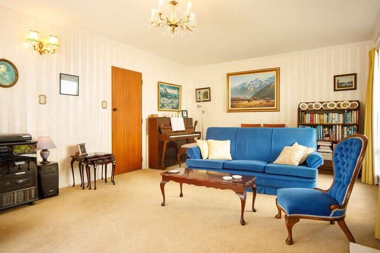 Photo of property in 4 Panorama Grove, Harbour View, Lower Hutt, 5010