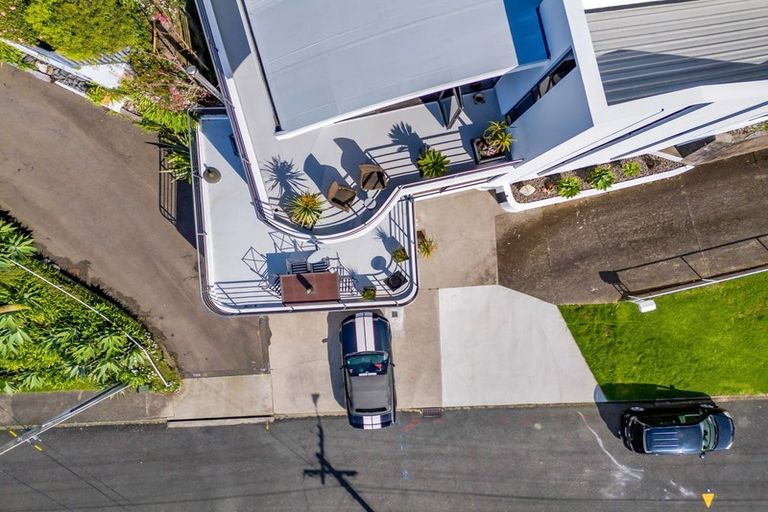 Photo of property in 5 Weston Street, Moturoa, New Plymouth, 4310