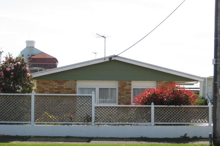 Photo of property in 2/91 Lemon Street, New Plymouth, 4312
