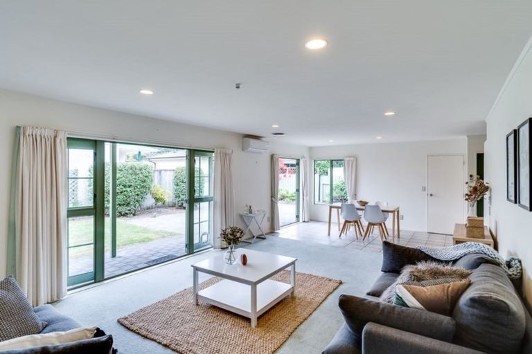 Photo of property in 8a Surrey Street, Taradale, Napier, 4112