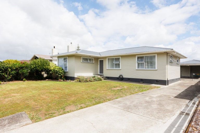 Photo of property in 45 Sutherland Crescent, Westbrook, Palmerston North, 4412