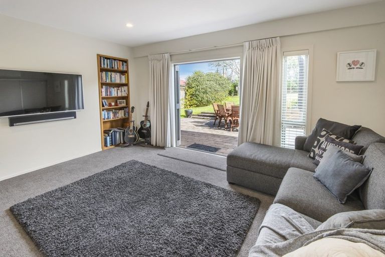 Photo of property in 31 Sealy Road, Torbay, Auckland, 0630