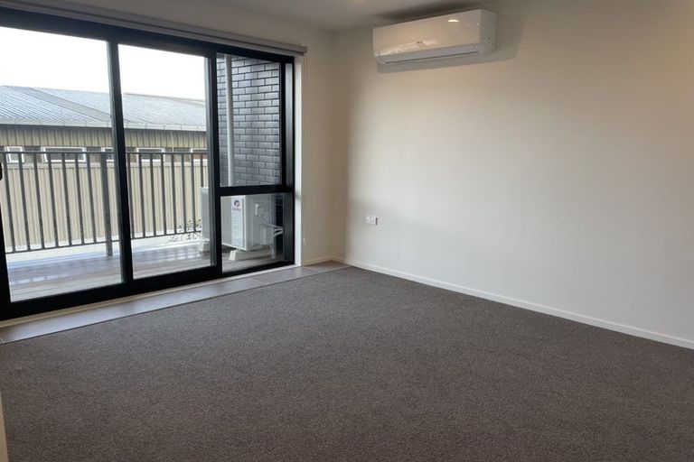 Photo of property in 104/28c Eileen Newey Place, Henderson, Auckland, 0612