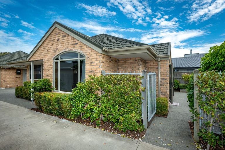 Photo of property in 2/252 Mairehau Road, Burwood, Christchurch, 8083