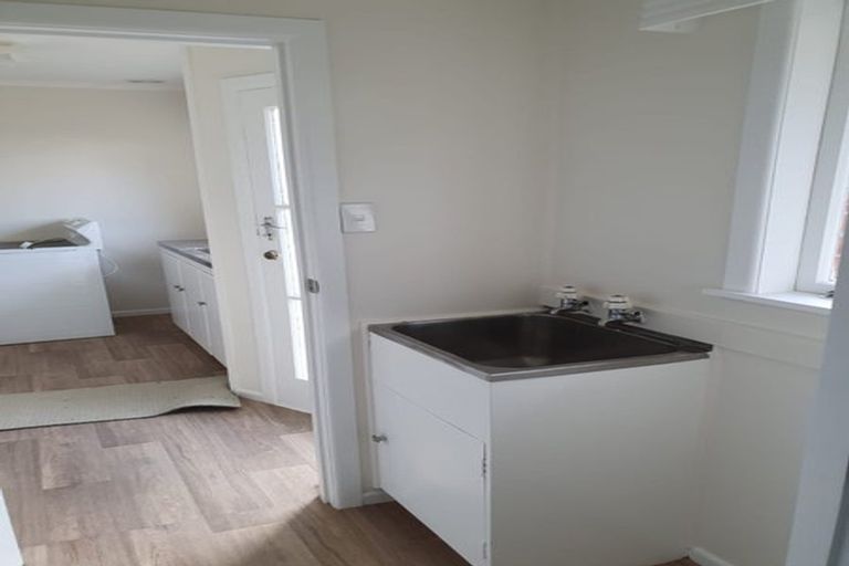 Photo of property in 2/7 Arawa Street, New Lynn, Auckland, 0600