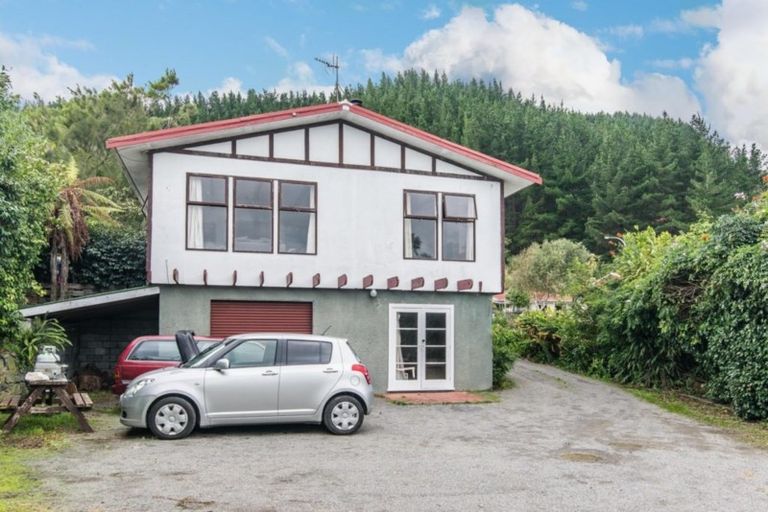 Photo of property in 96 Elizabeth Street, Waikanae, 5036