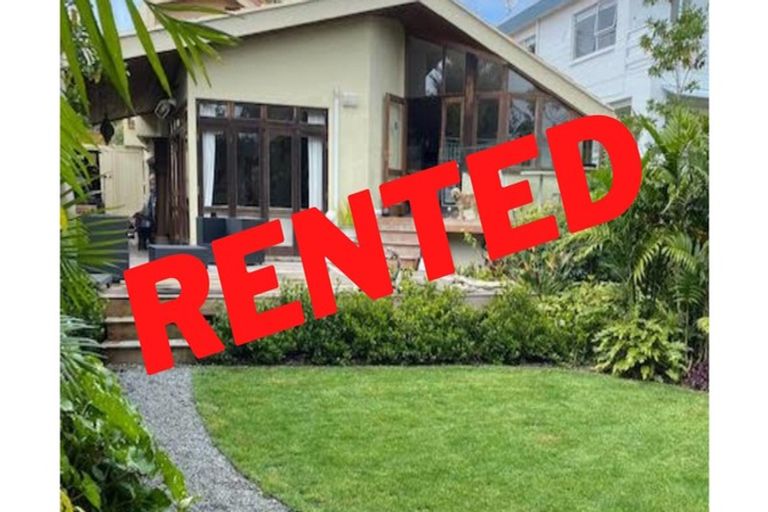 Photo of property in 107 Vauxhall Road, Narrow Neck, Auckland, 0624