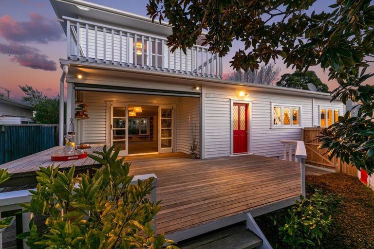 Photo of property in 1/42 Toroa Street, Torbay, Auckland, 0630
