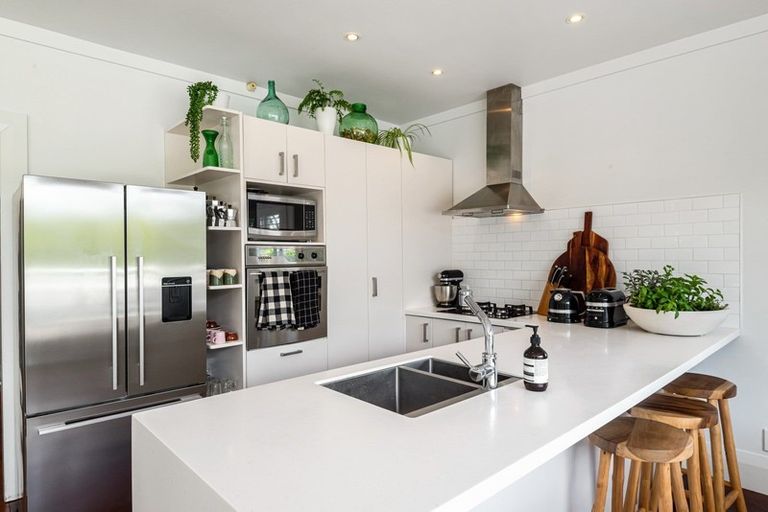 Photo of property in 109 Vauxhall Road, Narrow Neck, Auckland, 0624