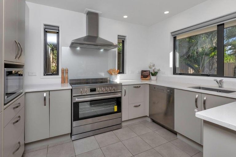 Photo of property in 116 Barbados Way, One Tree Point, 0118