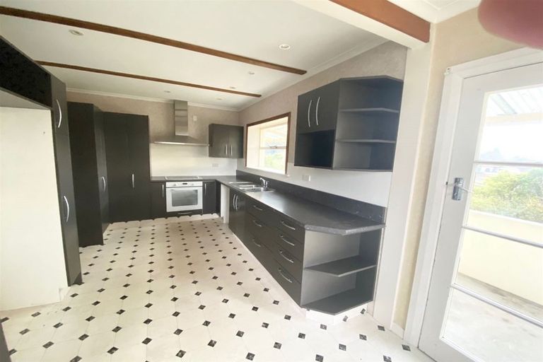 Photo of property in 6 Cossens Street, Balclutha, 9230