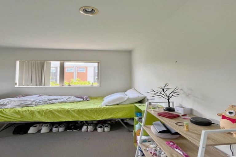 Photo of property in 15 Merlot Way, Te Atatu South, Auckland, 0610