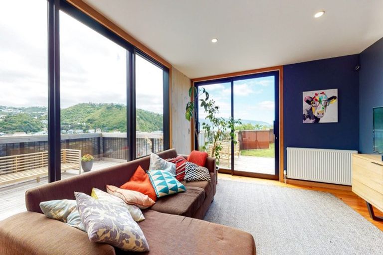 Photo of property in 4 Milne Terrace, Island Bay, Wellington, 6023