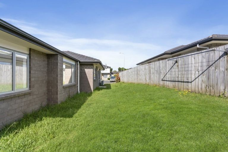 Photo of property in 15 Austin Brave Place, Favona, Auckland, 2024