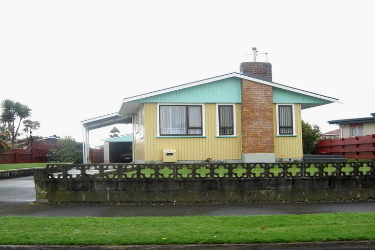 Photo of property in 12 Clifton Drive, Waitara, 4320