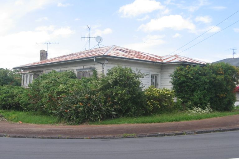 Photo of property in 15 Woodbine Avenue, Greenlane, Auckland, 1051