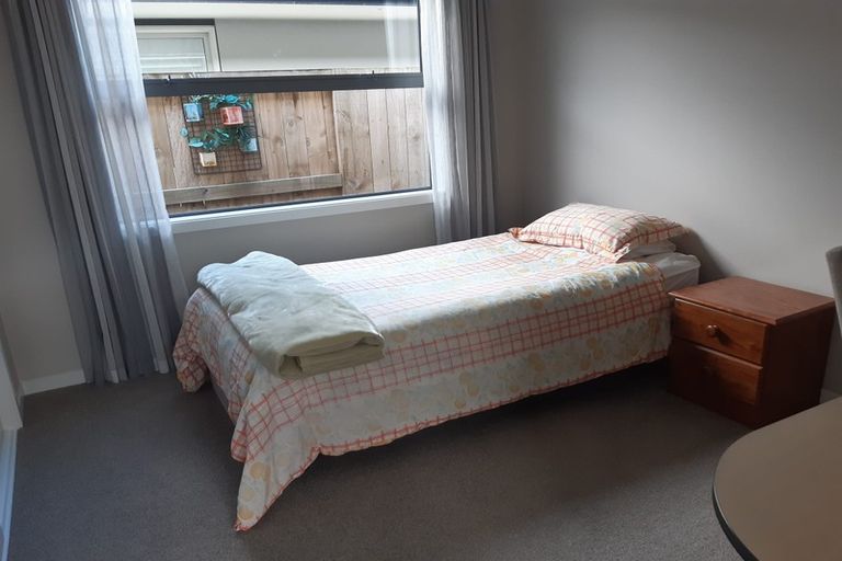 Photo of property in 28 Saint Pauls Drive, Brookfield, Tauranga, 3110