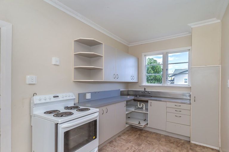 Photo of property in 68 Queen Street West, Levin, 5510