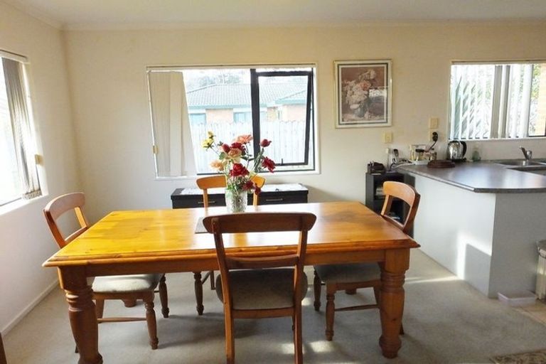 Photo of property in 22 Greenberry Drive, Ranui, Auckland, 0612