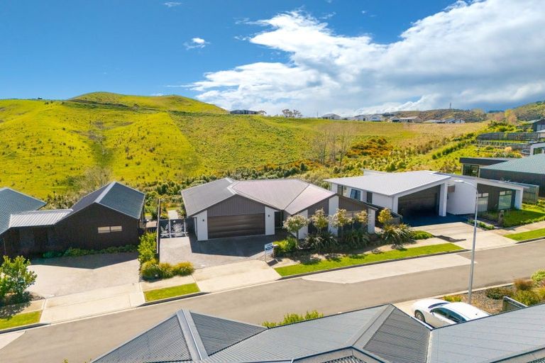 Photo of property in 36 Huntaway Close, Stoke, Nelson, 7011