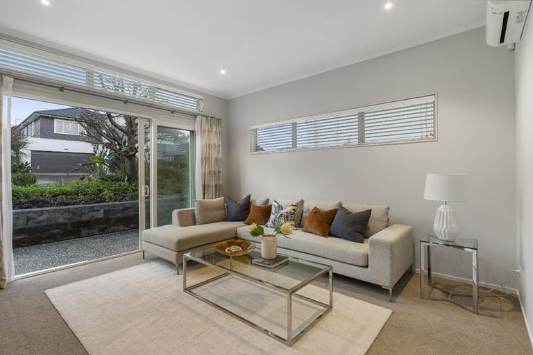 Photo of property in 9 Tuatini Place, Long Bay, Auckland, 0630