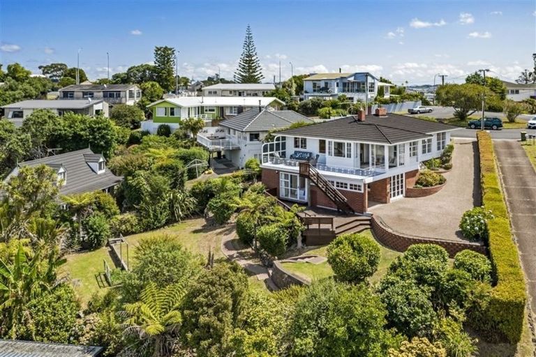 Photo of property in 3 Elizabeth Place, Mairangi Bay, Auckland, 0630