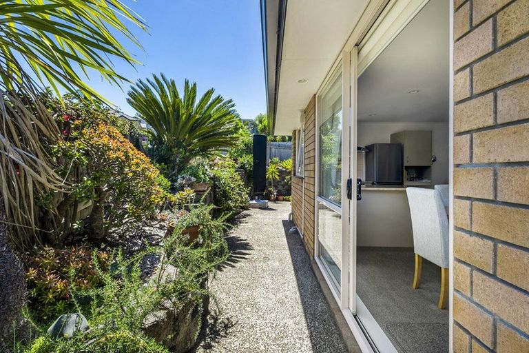 Photo of property in 1/22 Ellenbury Place, Stanmore Bay, Whangaparaoa, 0932