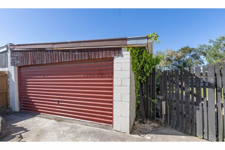 Photo of property in 5 Coates Place, Rangiora, 7400