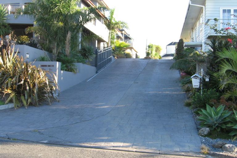 Photo of property in 1/10 Te Akau Crescent, Bucklands Beach, Auckland, 2012