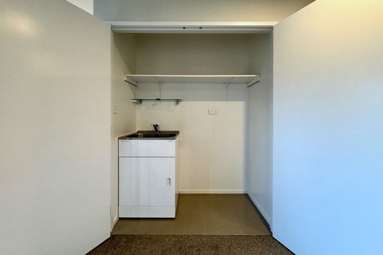 Photo of property in 12 Honour Road, Papakura, 2110