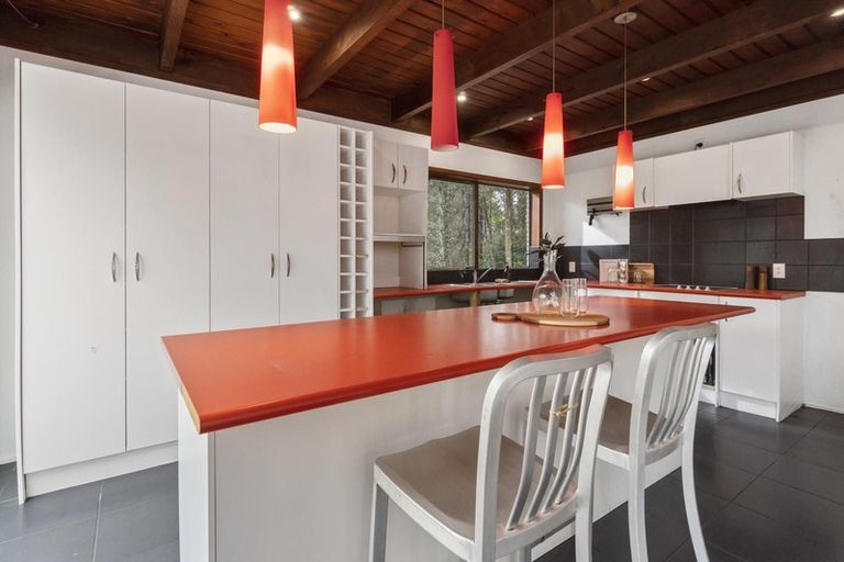 Photo of property in 195 Atkinson Road, Titirangi, Auckland, 0604